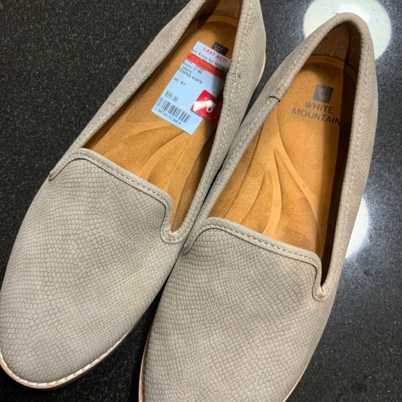 Women’s white mountain flats taupe size 8 - Picture 2 of 3